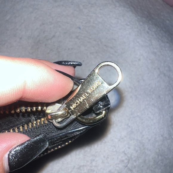 Michael kors wristlet - Picture 4 of 6